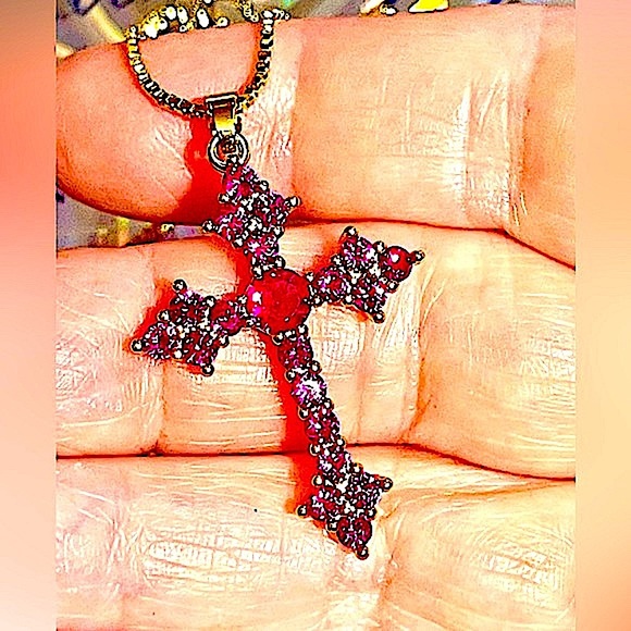 Sparkly crystal cross 925 Sterling pavé bling 1” high crystal cubic zirconia - Picture 4 of 6